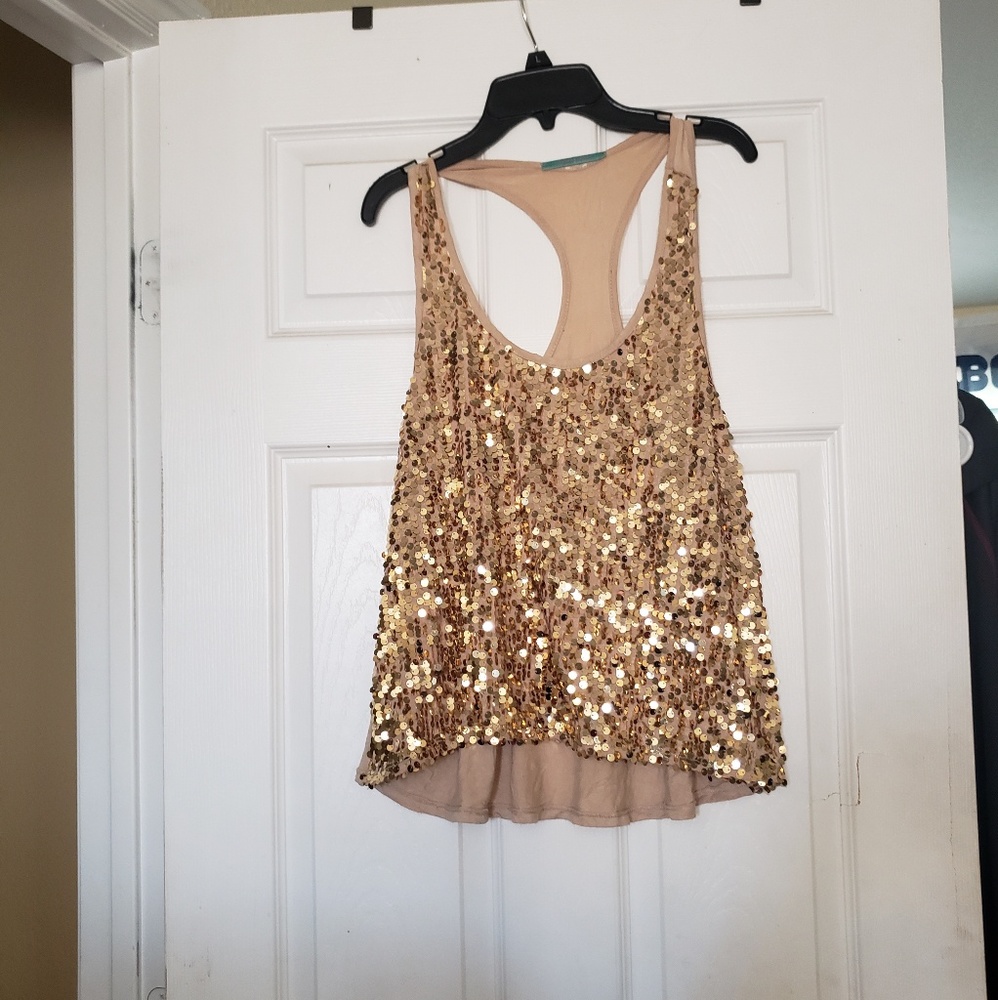Sparkle gold. Tank top